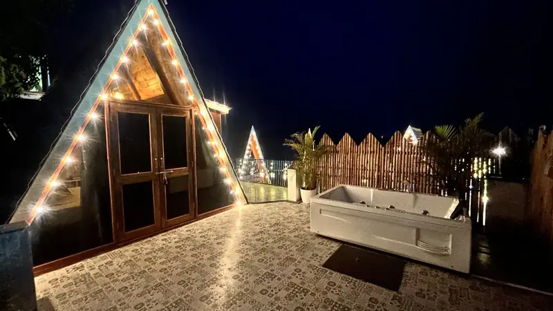 The open-air jacuzzi on the terrace